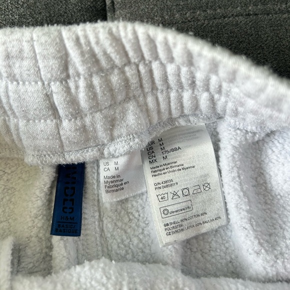 Like new Men’s H&M shorts - Picture 3 of 3